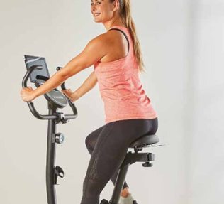 hometrainer trainen met tablethouder